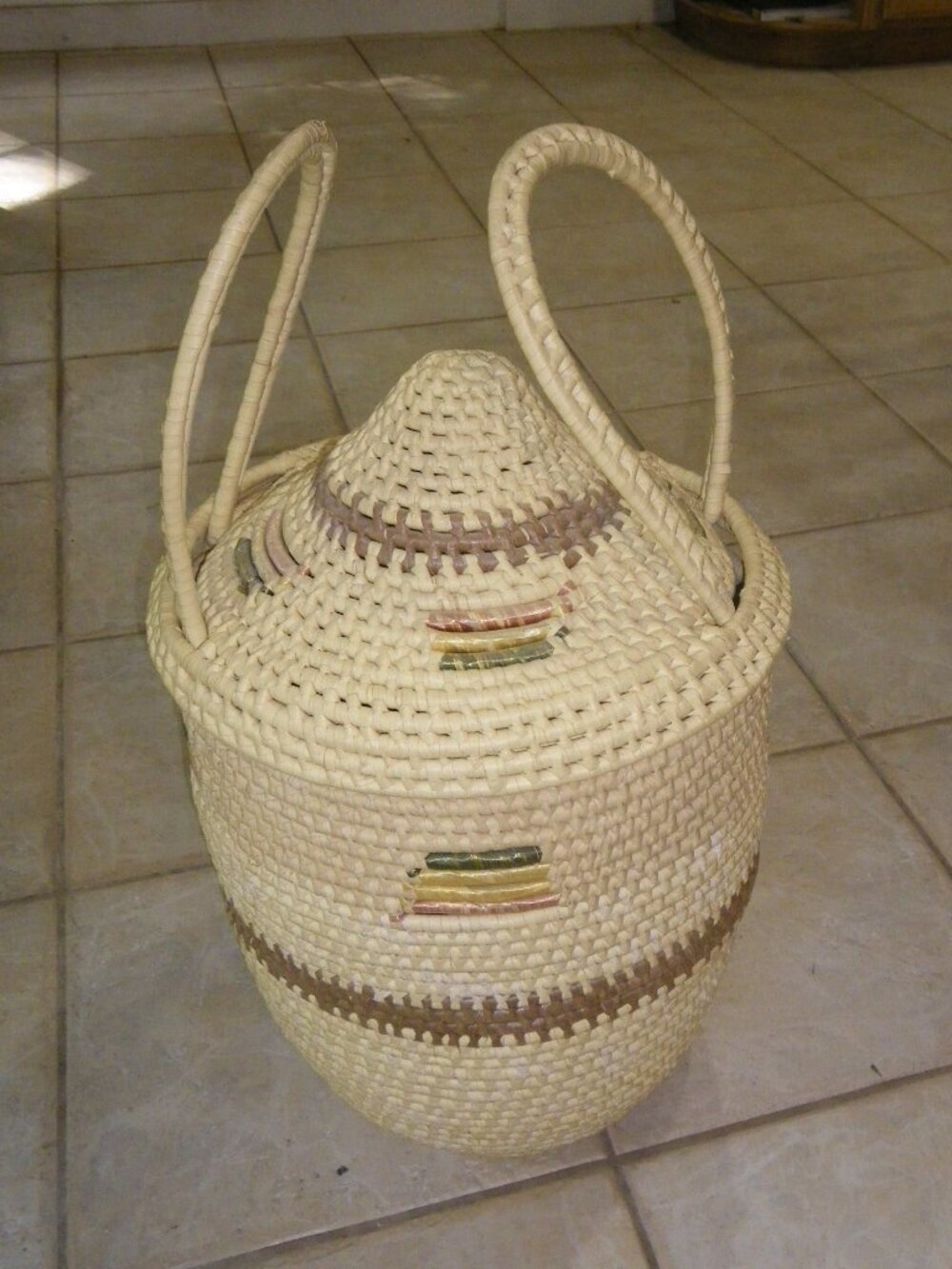 Vintage Very Large Hand Made Wicker Basket w/ Lid & Double Handles